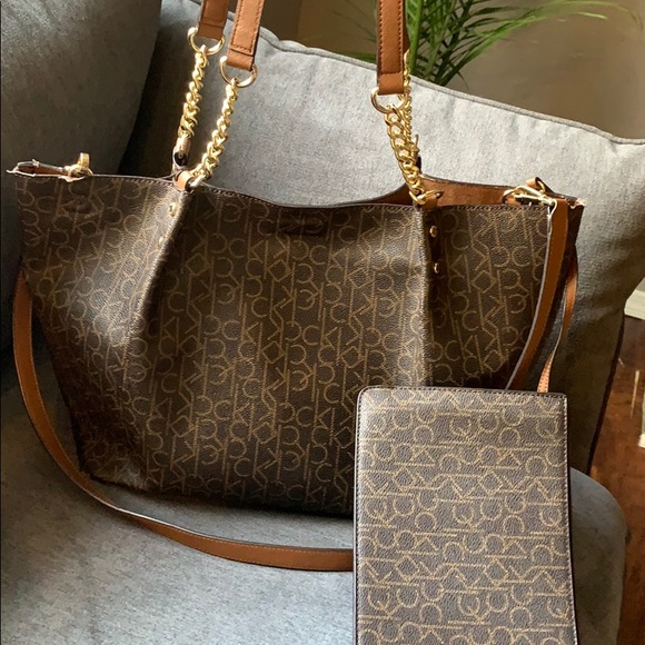 Calvin Klein Handbags - Calvin Klein Signature Tote Bag